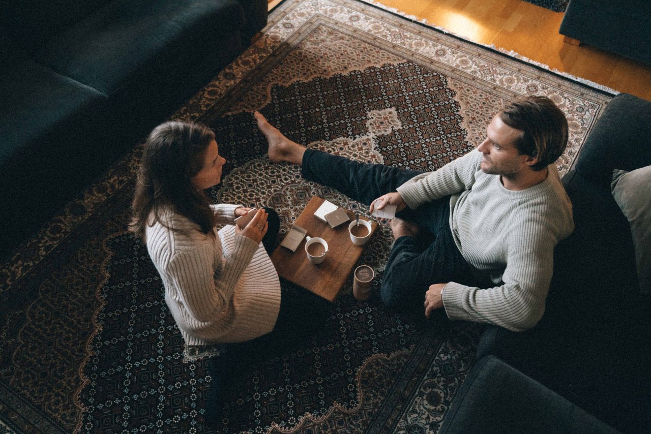 Digital Detox med Kärlek – så återvänder ni till varandra